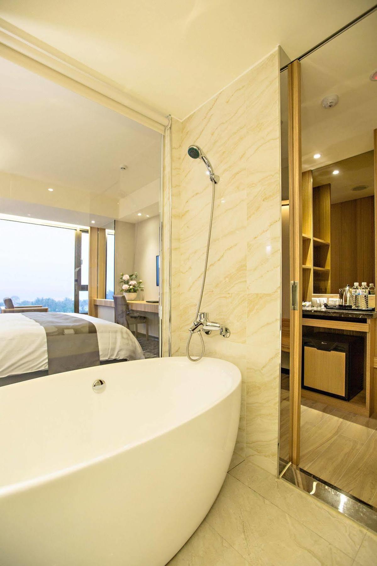 Kaishen Starlight Hotel T'ai-tung Extérieur photo