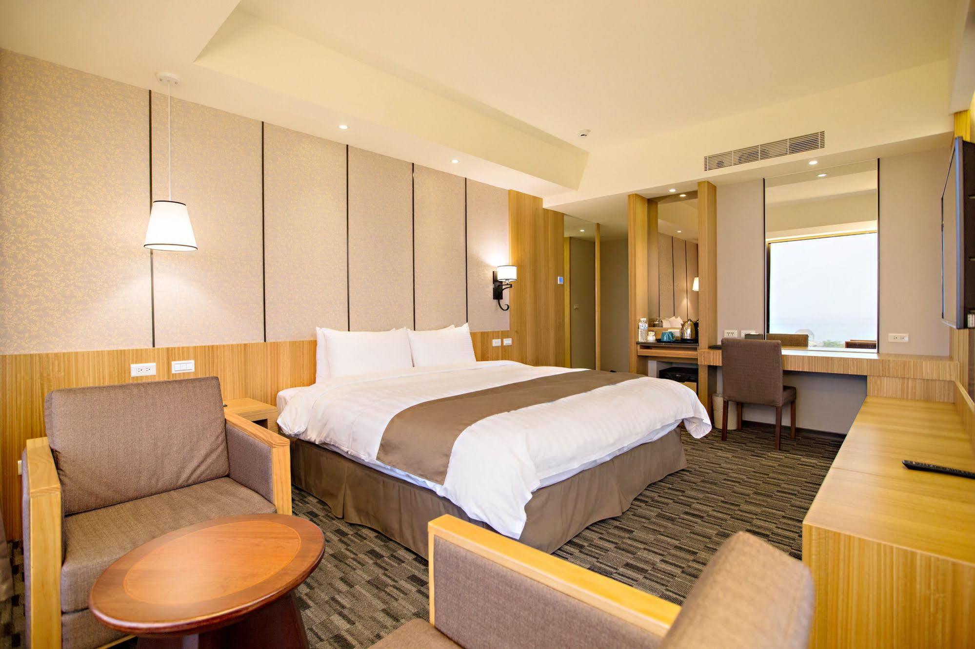 Kaishen Starlight Hotel T'ai-tung Extérieur photo